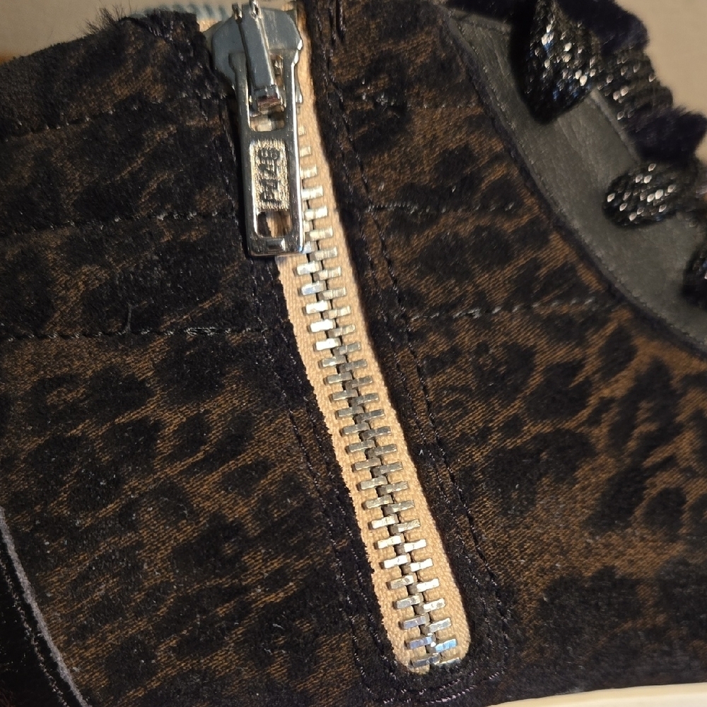 P448 Black and‎ Brown Leopard Print Sneakers - Picture 8 of 9